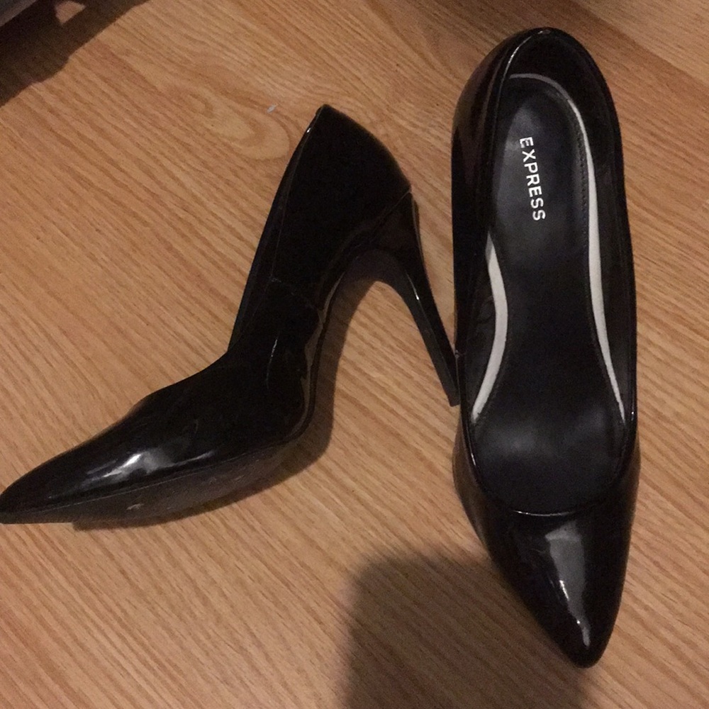 Express Shoes - Picture 2 of 2